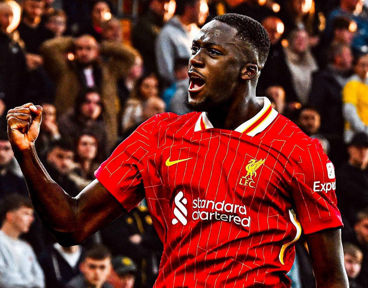 关于利物浦稳固防线，范戴克发挥定海神针作用的信息